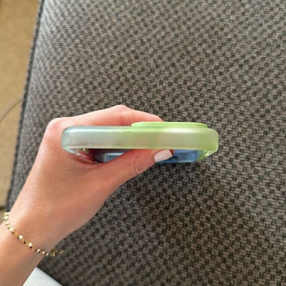 iPhone 15 pro max otter box case - Picture 4 of 6